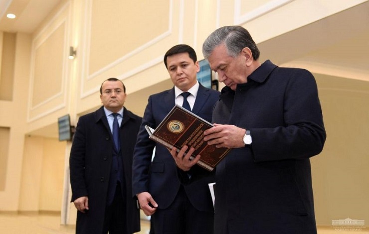 PREZIDENT TOSHKENT SHAHRIDAGI YANGI XALQ QABULXONASINI KO‘ZDAN KECHIRDI