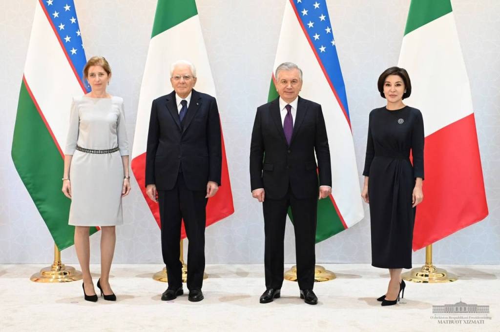 The official welcoming ceremony of the President of Italy takes place in Kuksaroy