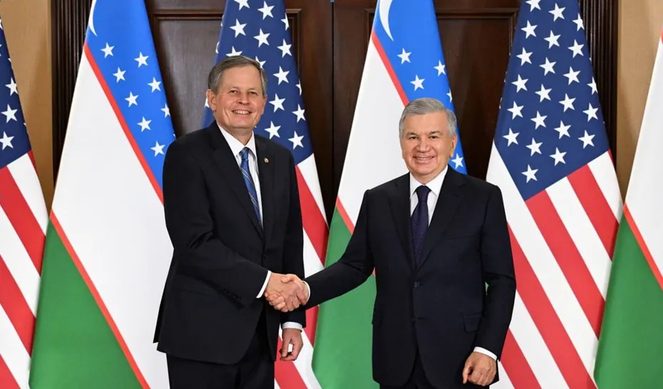 Президент Узбекистана принял сенатора США