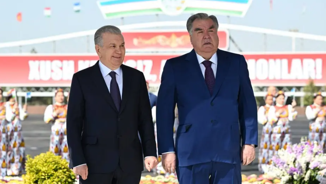 Ўзбекистон–Тожикистон : тарихий ва маданий яқинликнинг мустаҳкам пойдеворига асосланган икки томонлама ҳамкорликнинг янги босқичи