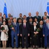 President presents state awards to compatriots